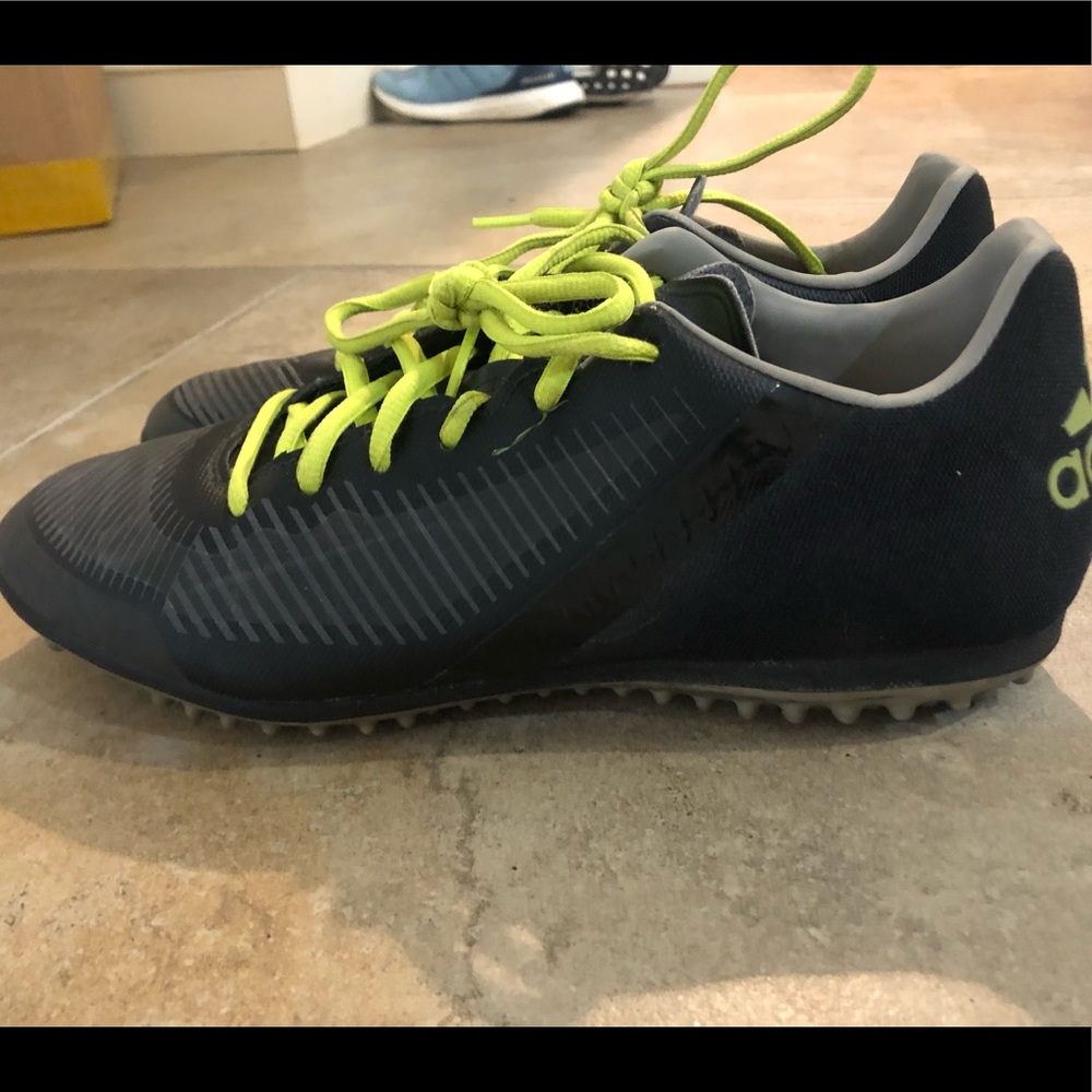Turf shoes